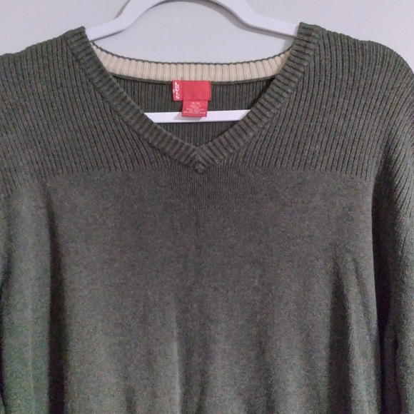 Levis Medium Ribbed Gray Knit Classic Outdoor Casual Sweater - Picture 2 of 4